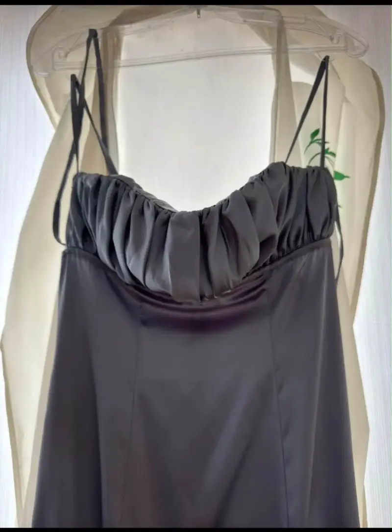 Vestido de satén gris con tirantes - 3