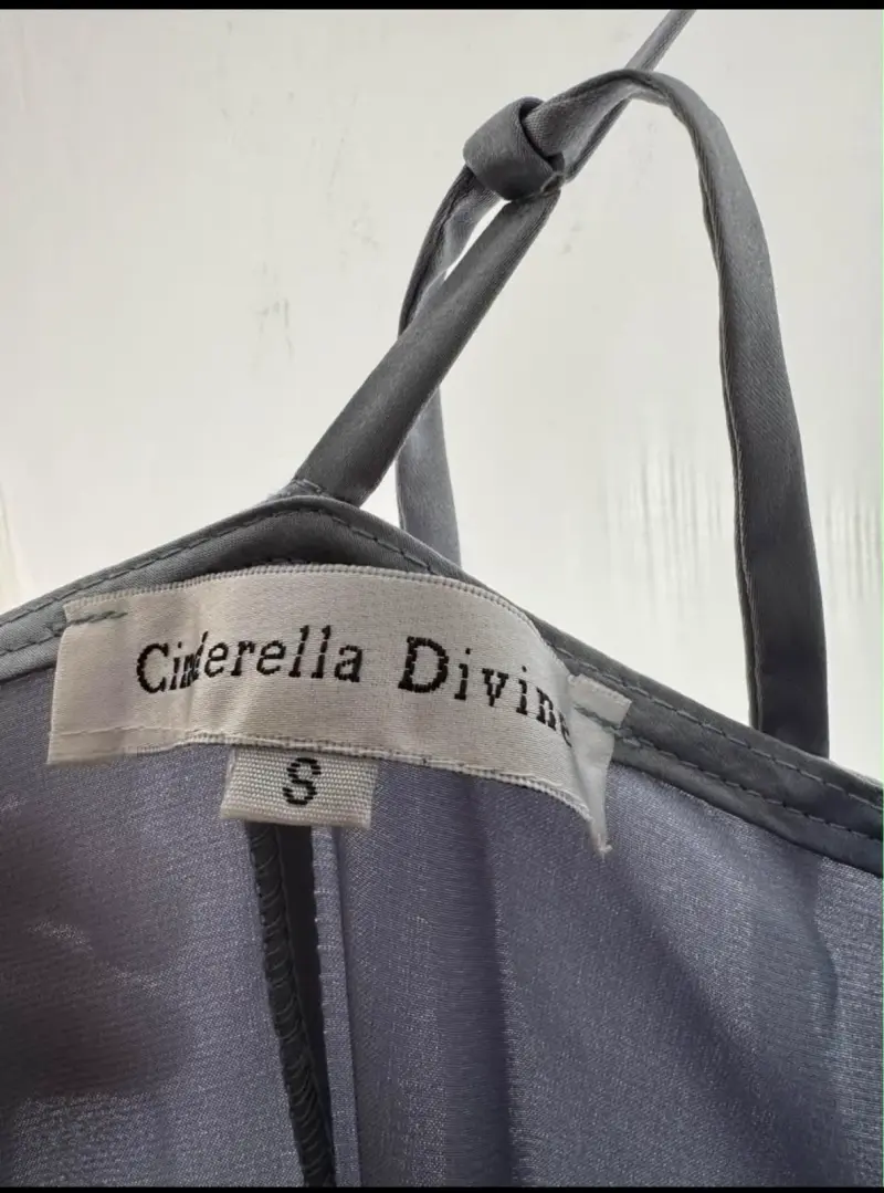Vestido de satén gris con tirantes - 4