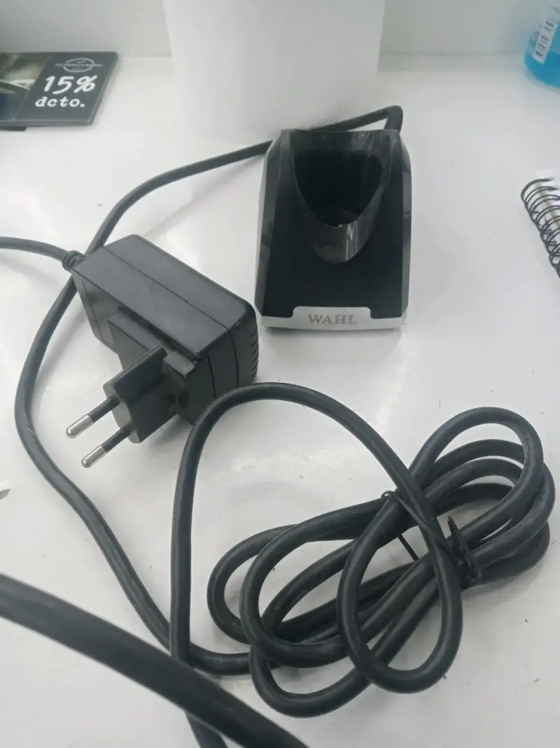 Cargador de base para máquina de cortar pelo Wahl