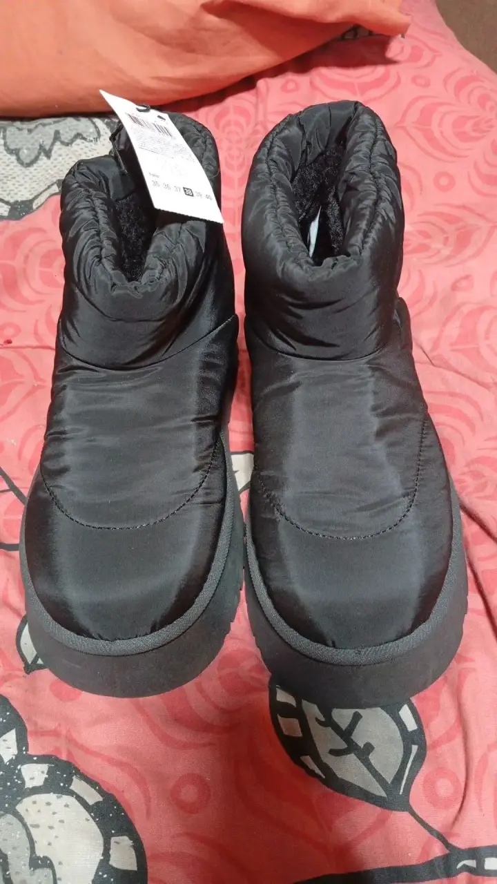 Botines de invierno acolchados negros