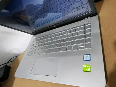 Laptop HP Pavilion Intel Core i7 16GB RAM - miniatura 1