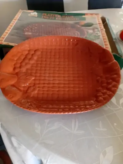 Bandeja de terracota con relieve de frutas - miniatura 3