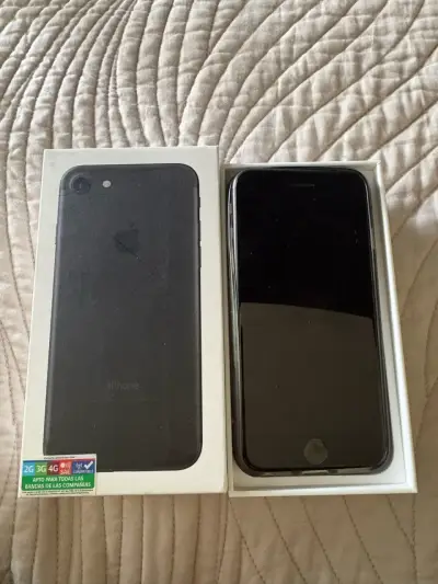 iPhone 7 - 32GB en buen estado con caja original - miniatura 1