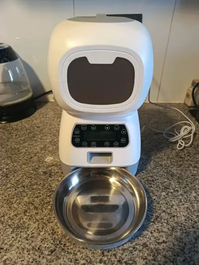 Dispensador automático de comida para mascotas - miniatura 2