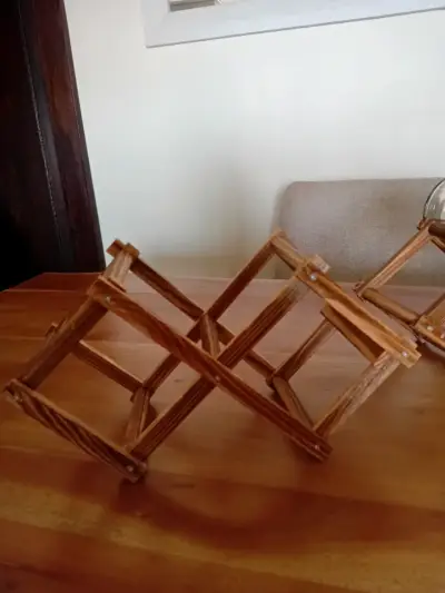 Soporte de madera para botellas de vino - miniatura 2
