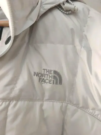 Abrigo largo acolchado blanco The North Face para mujer - miniatura 4