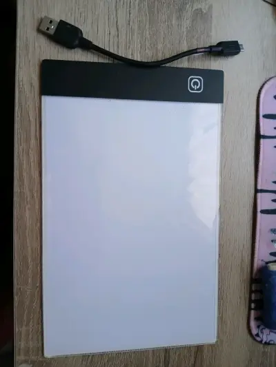 Tabla de luz LED para dibujo A4 - miniatura 1