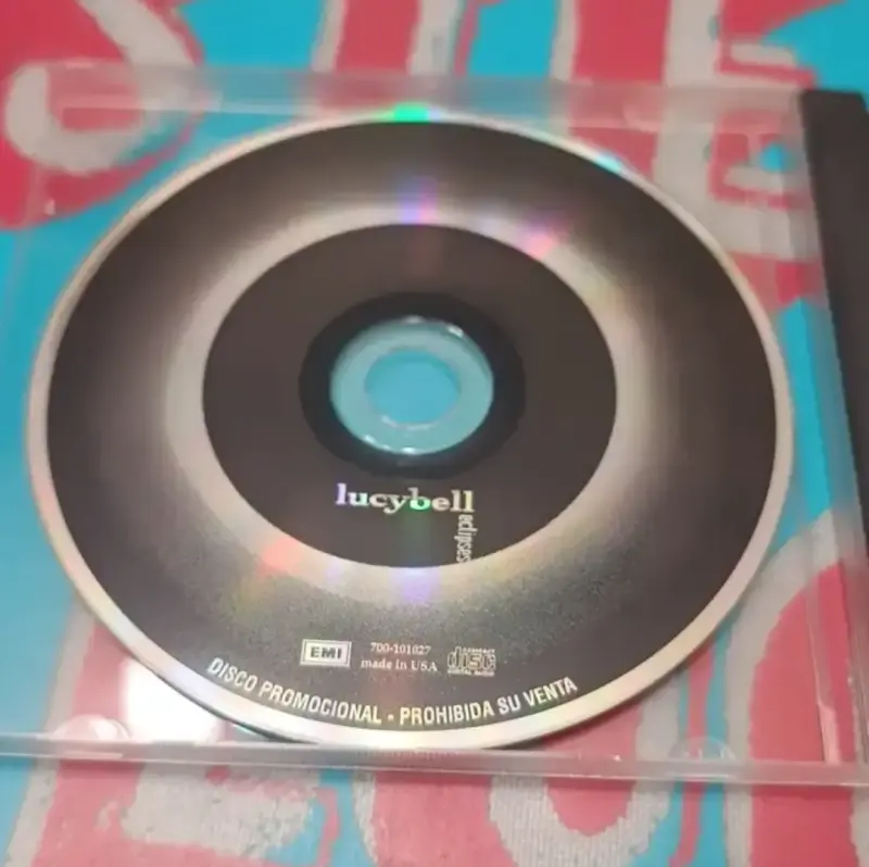 Cassette de Lucybell Rojo y Single - 3