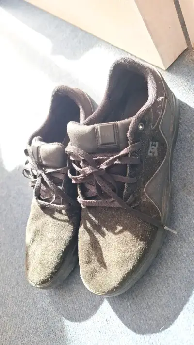 Zapatillas negras DC para hombre en buen estado - miniatura 1