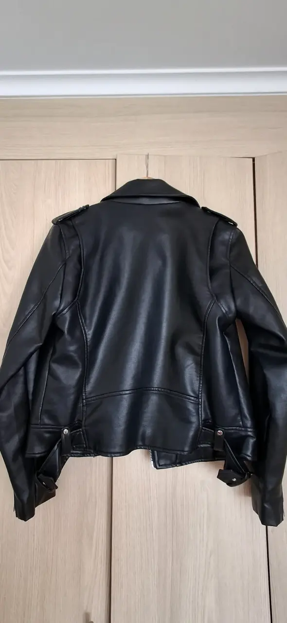 Chaqueta de cuero sintético negra para mujer - 2