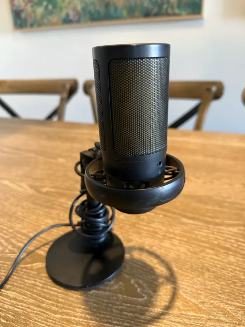 Micrófono USB con iluminación LED para streaming - 1