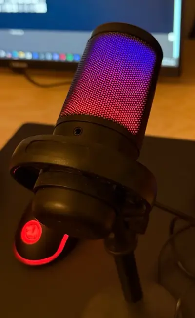 Micrófono USB con iluminación LED para streaming - miniatura 2