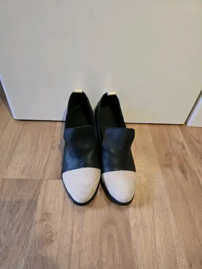 Zapatos de cuero bicolor para mujer - miniatura 1