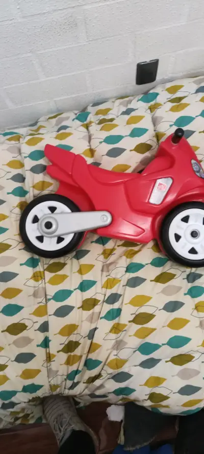 Moto de juguete roja para niños - miniatura 3