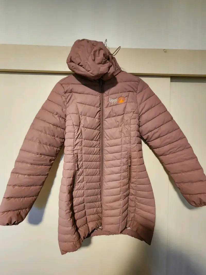 Chaqueta acolchada marrón con capucha para mujer - 1