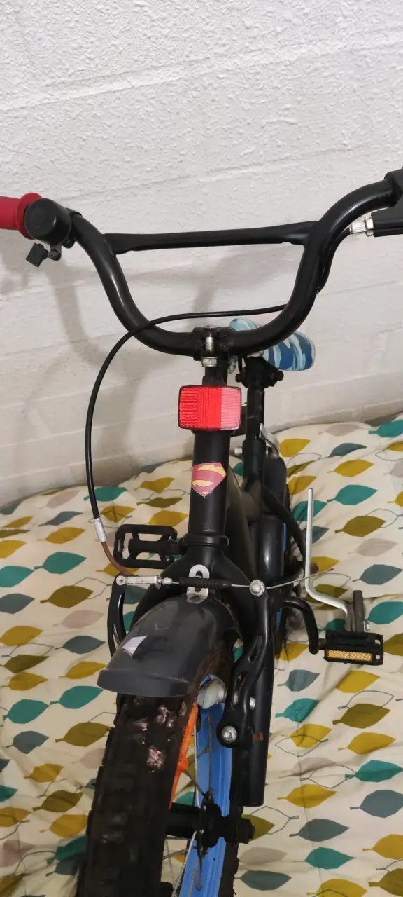 Bicicleta infantil Superman con rueditas - 2