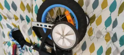Bicicleta infantil Superman con rueditas - miniatura 5