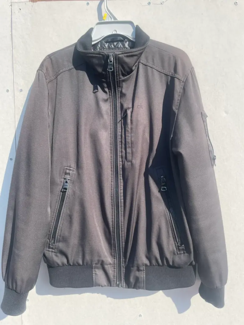 Chaqueta Calvin Klein negra con cierre - 1