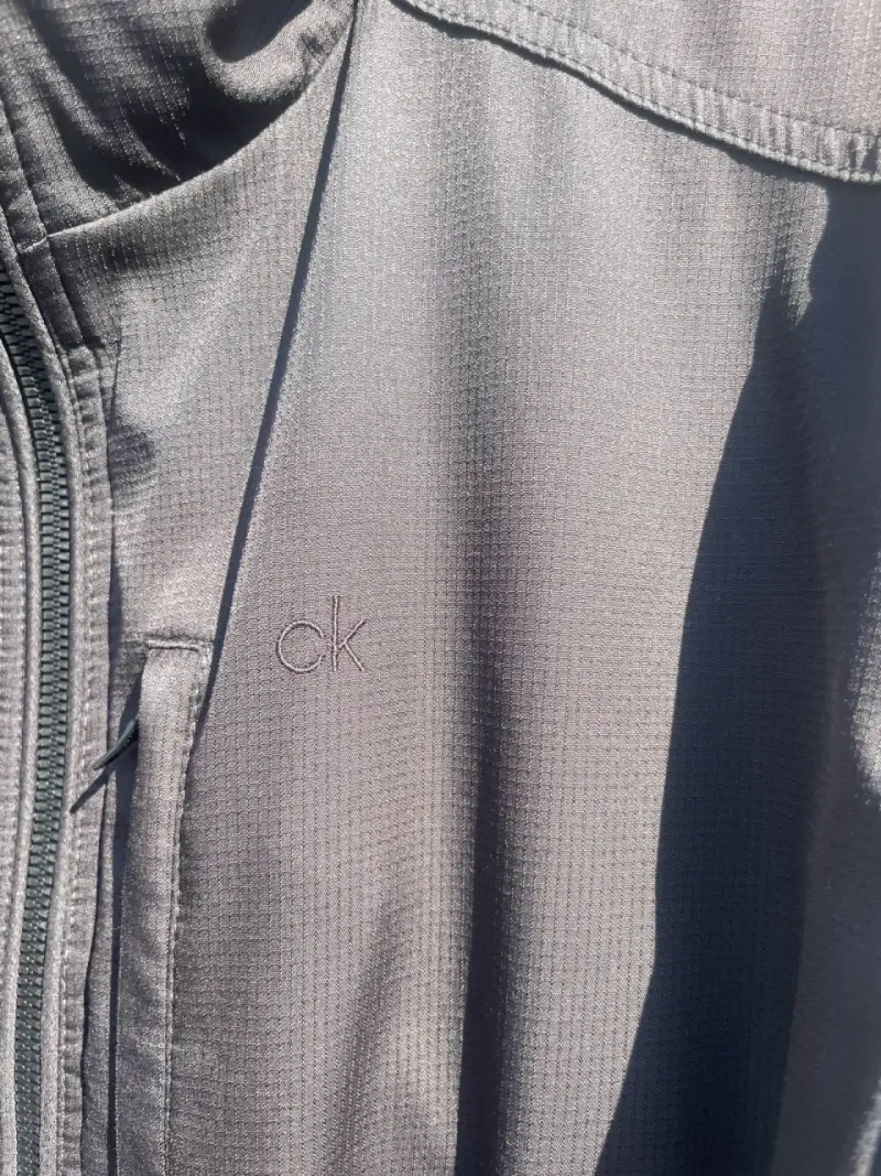 Chaqueta Calvin Klein negra con cierre - 2