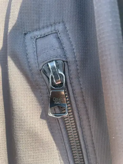 Chaqueta Calvin Klein negra con cierre - miniatura 3