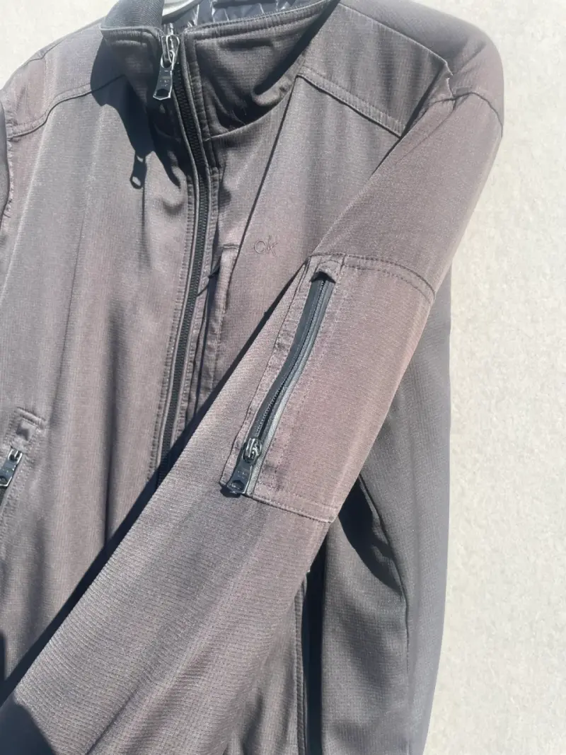 Chaqueta Calvin Klein negra con cierre - 4