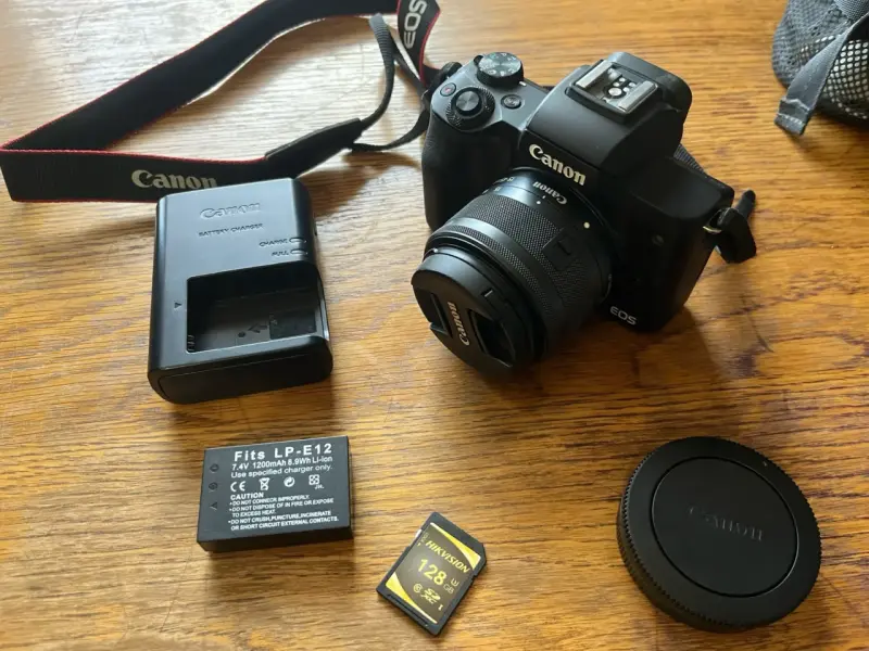 Canon EOS M50 Mark II + accesorios - 1