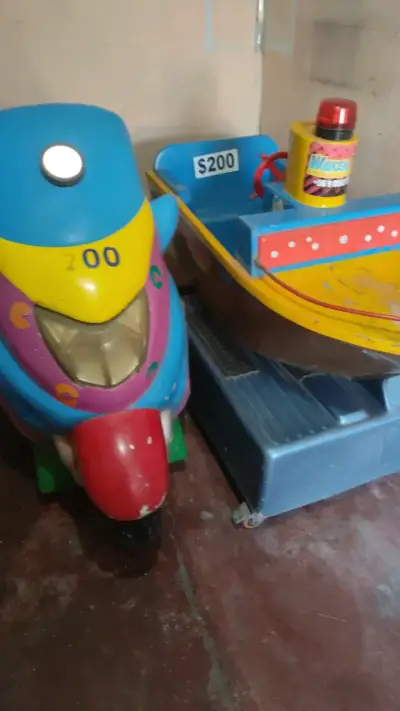 Juegos mecánicos kiddie infantiles de barco y moto - miniatura 4