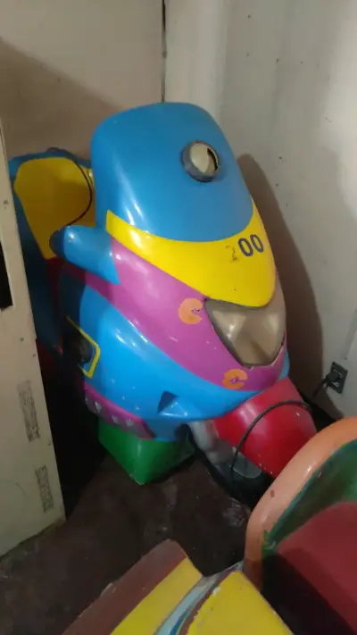 Juegos mecánicos kiddie infantiles de barco y moto - miniatura 6
