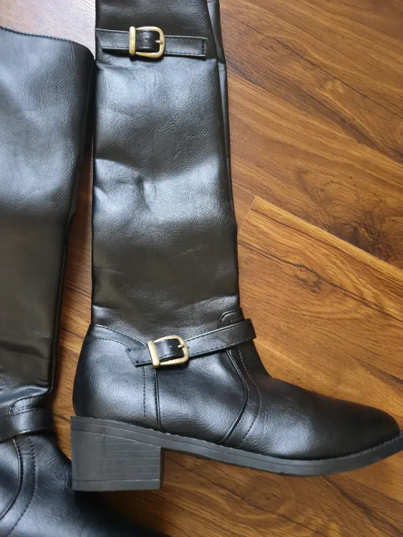 Botas de cuero negras con hebillas - 2