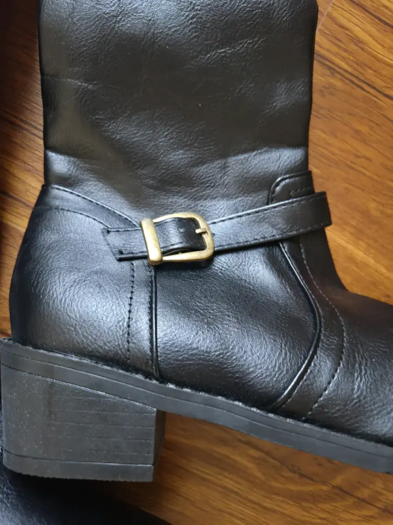 Botas de cuero negras con hebillas - 3