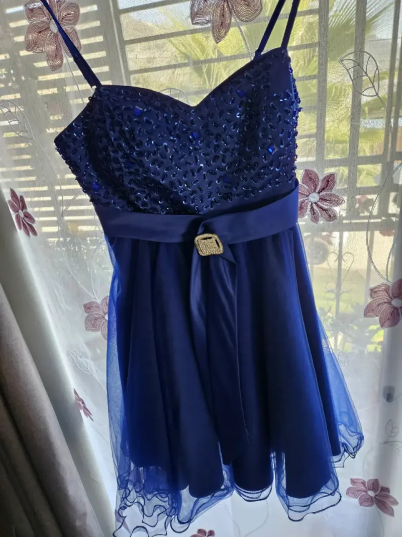 Vestido de fiesta azul con lentejuelas - 1