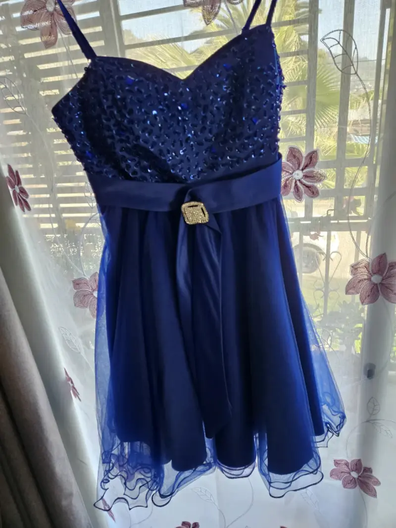 Vestido de fiesta azul con lentejuelas - 2