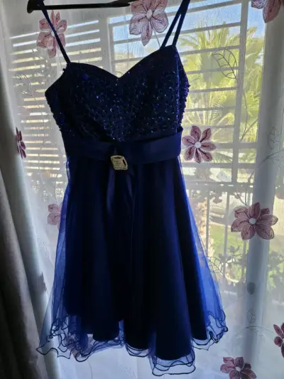 Vestido de fiesta azul con lentejuelas - miniatura 3