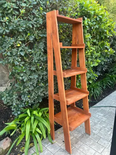 Estantería de madera estilo escalera - miniatura 1