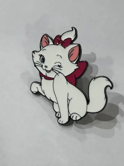 Set de pines de gato con lazo rojo - miniatura 4