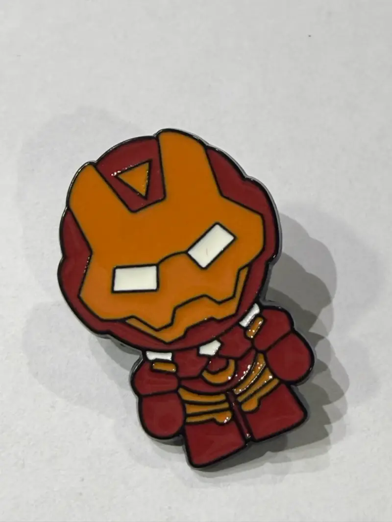 Set de pines de personajes de cómics - 2