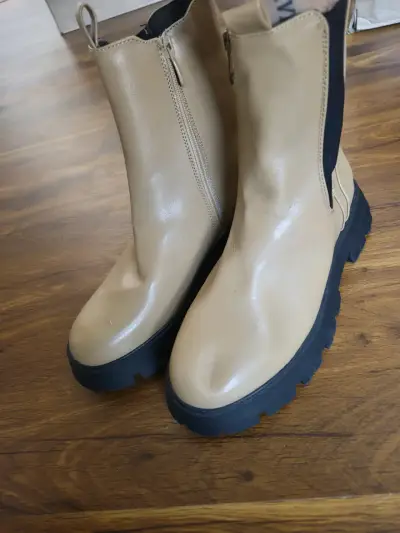 Botines de cuero beige con suela gruesa - miniatura 1