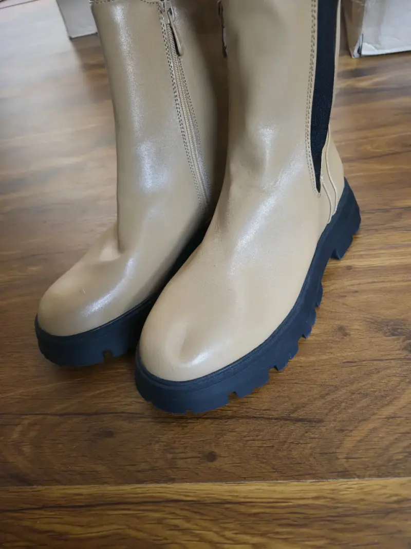 Botines de cuero beige con suela gruesa - 2