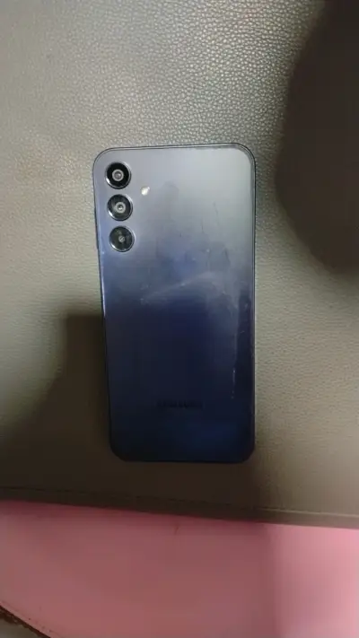 Smartphone Samsung Galaxy A con triple cámara - miniatura 2