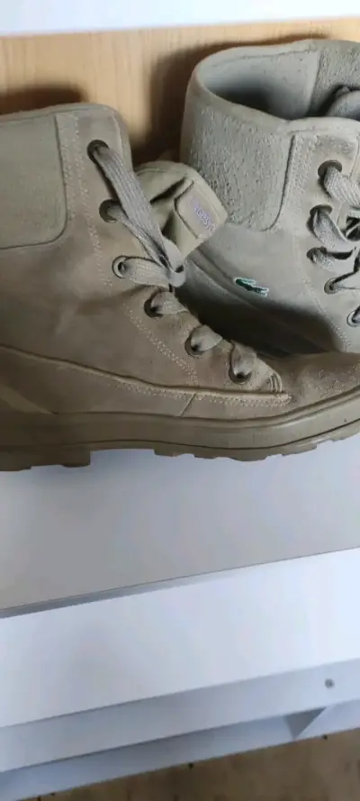 Botas Lacoste - miniatura 2