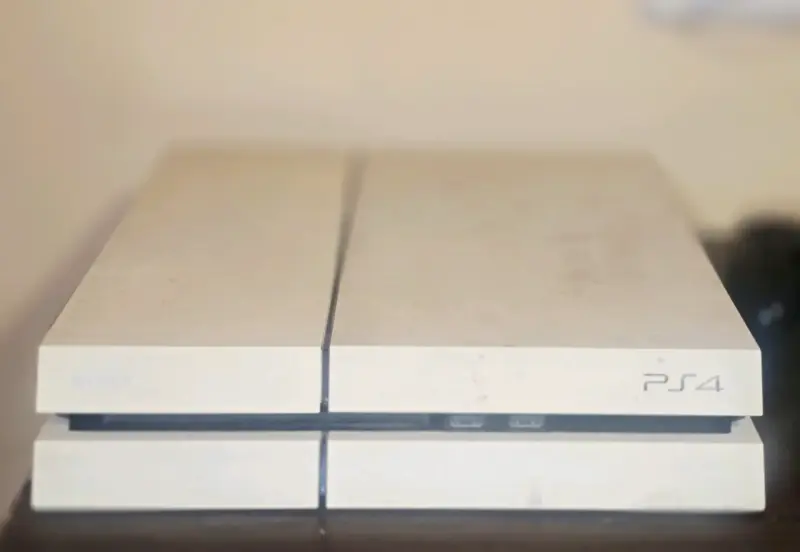 Consola PS4 con dos controles - 2