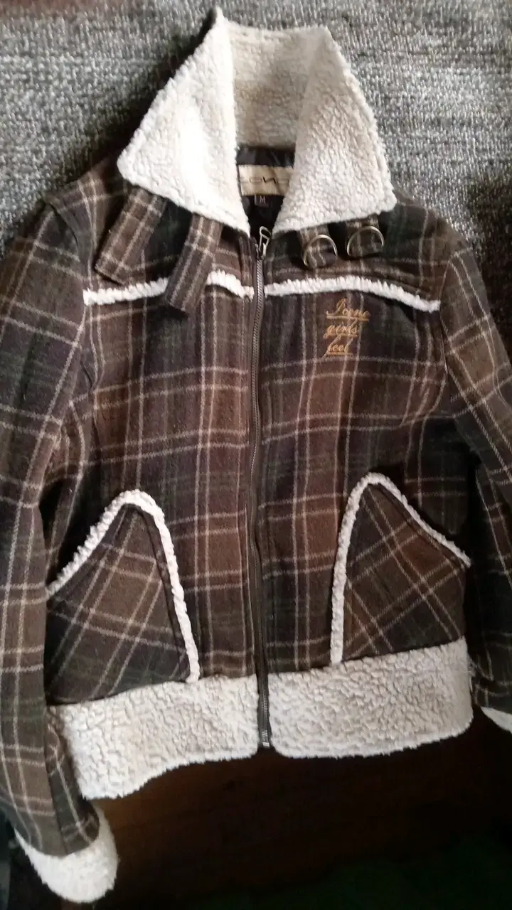 Chaqueta de lana con diseño a cuadros