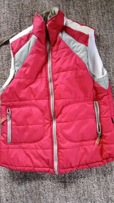 Chaleco acolchado rojo para niños - miniatura 2
