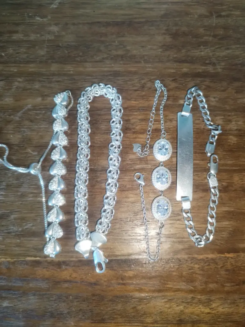 Conjunto de pulseras y collares de plata variados - 2