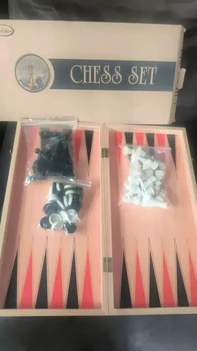 Set de Ajedrez y Backgammon de Madera - miniatura 2