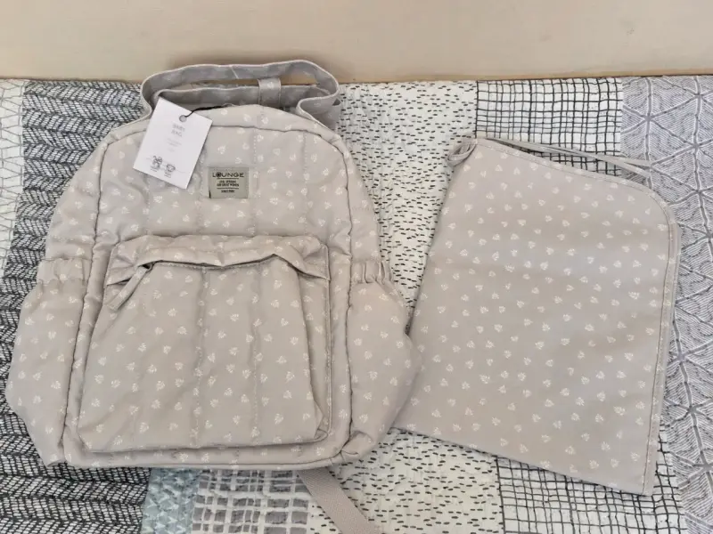 Mochila Lounge en color beige con diseño floral - 2
