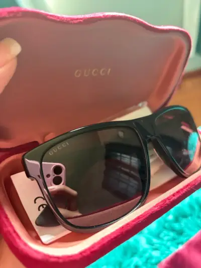Gafas de Sol Gucci Negras con Estuche - miniatura 2
