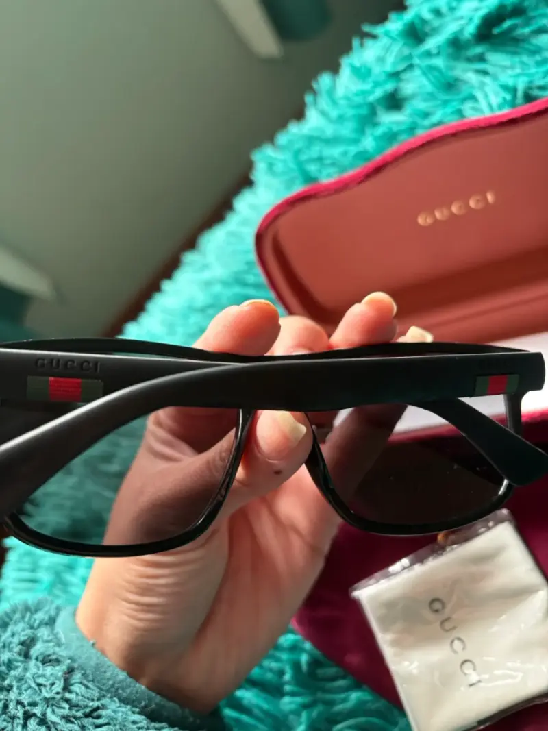 Gafas de Sol Gucci Negras con Estuche - 3