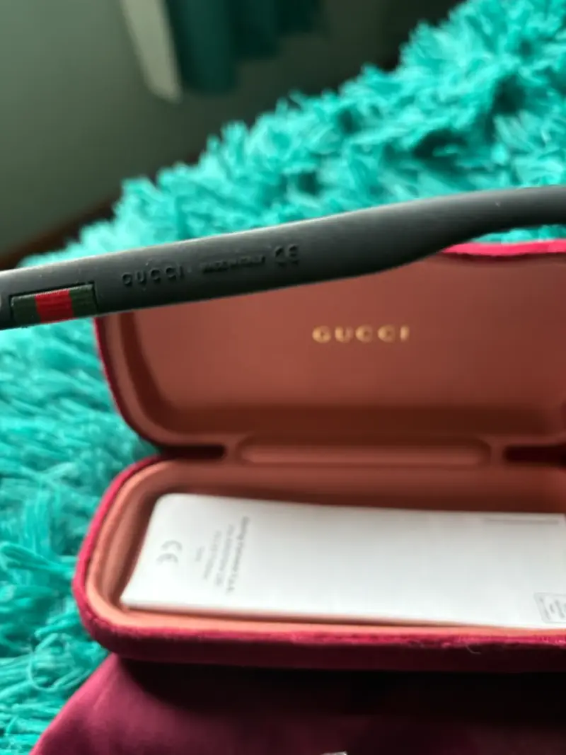 Gafas de Sol Gucci Negras con Estuche - 4