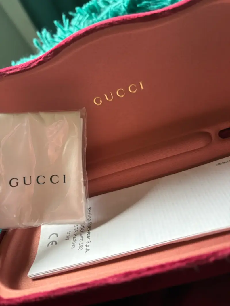 Gafas de Sol Gucci Negras con Estuche - 6